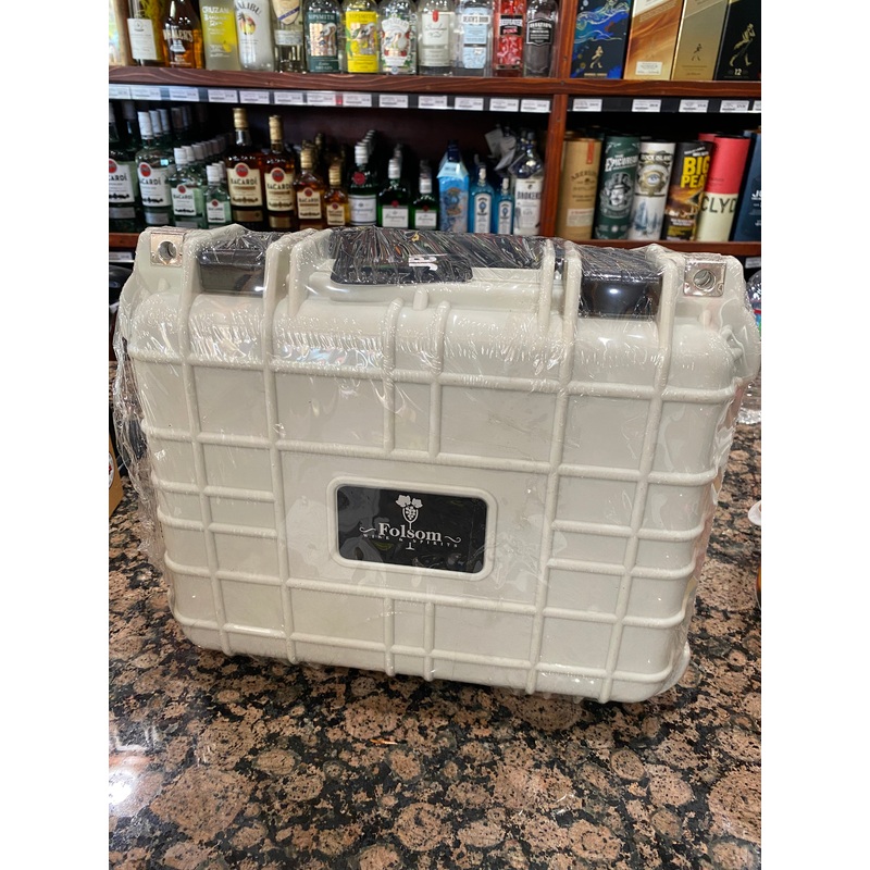 CUSTOM HARD SHELL BOTTLE CASE