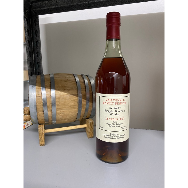 VAN WINKLE FAMILY RESERVE 12 YEARS OLD (1980 Stitzel-Weller)
